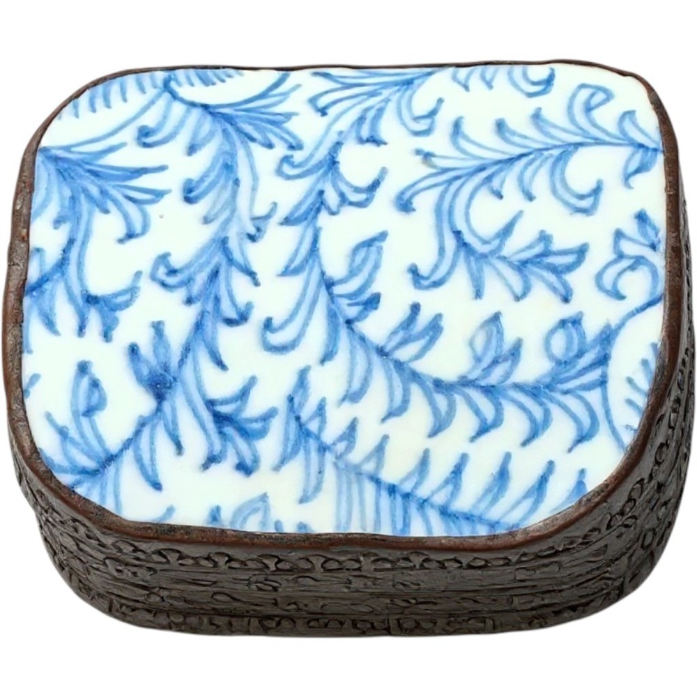 Vintage Chinese Blue & White Porcelain Shard Box – Hand-Tooled Trinket